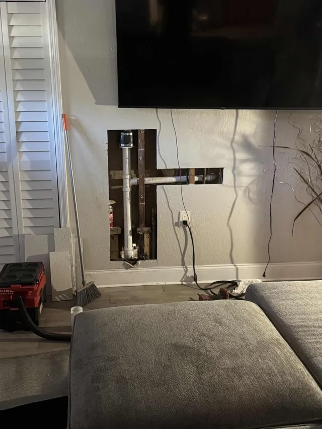 Emergency pipe leak repair