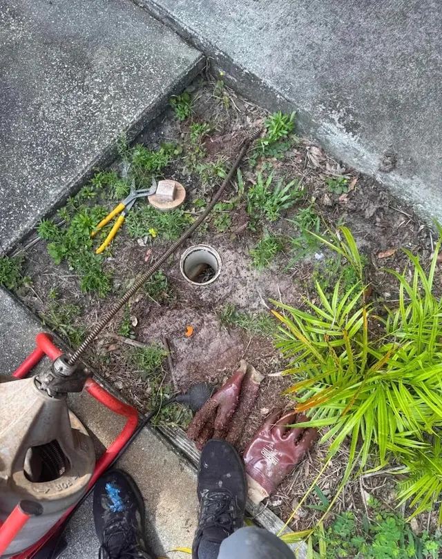 Residential sewer line cleaning on site
